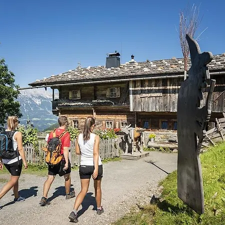 Apartamento Luxus Almhütte Brixen im Thale