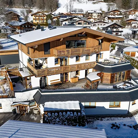 Luxus Almhuette Apartment Brixen im Thale
